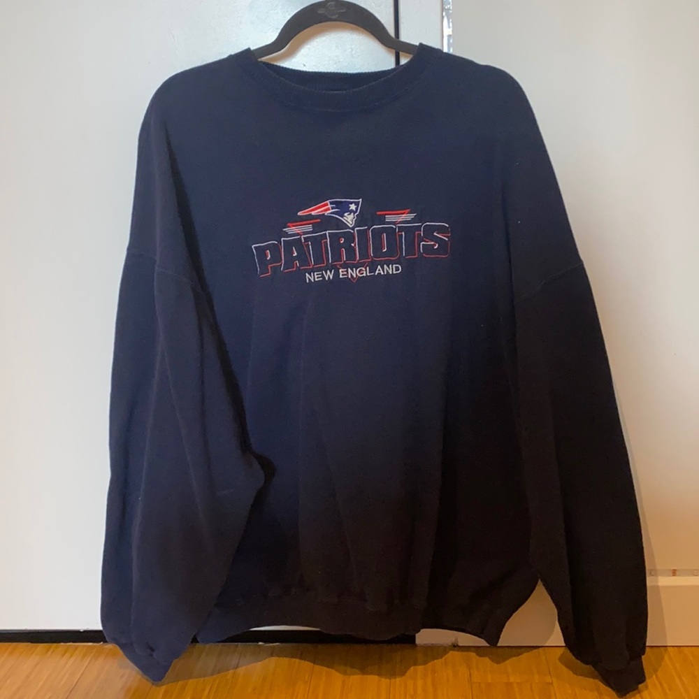 VINTAGE PATRIOTS CREWNECK SWEATSHIRT